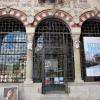 ... l´ingresso del Museo del Cenedese con i manifesti dei vari eventi culturali organizzati al suo interno nella stagione 2018 ... 