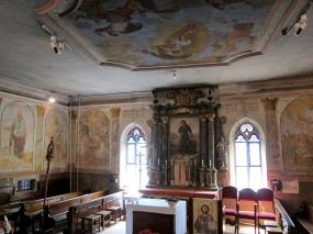 ... pareti e soffitto affrescate nella chiesa di San Romedio ...