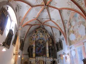... interno della chiesa di San Michele ...