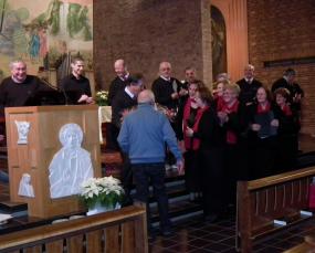 ... scambio di doni al Concerto di Natale nella chiesa di SS. Pietro e Paolo di Vittorio Veneto ... 
