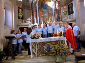 ... Don Ermanno Crestani celebra la messa della vigilia al Santuario di Santa Augusta ... 