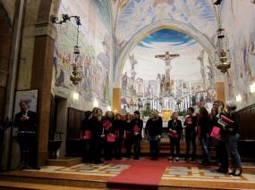 ... il maestro Pierangelo Callesella presenta il coro Women Vox di Vittorio Veneto ...