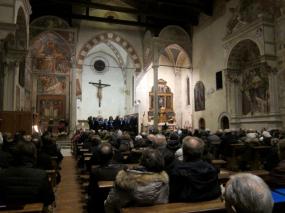 ... pubblico al concerto del CORO C.A.I. di Vittorio Veneto del 02.01.15 ...