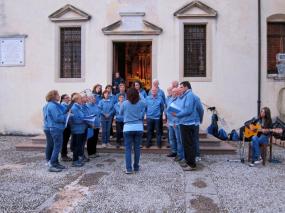 ... concerto al tramonto del CORO C.A.I. di Vittorio Veneto al Santuario di Santa Augusta ...