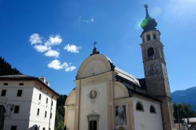 ...  la bella chiesa di San Giovanni Battista di Canale d´Agordo del 1458 ...