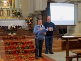 ... Carla Da re ed il Parroco Don Angelo Arman presentano il bel pomeriggio culturale alla chiesa di Fregona ... 