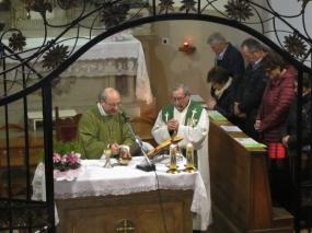 ... concelebrazione della messa del Vescovo Monsignor Corrado Pizziolo e Padre Giovanni Battista Guidolin ...