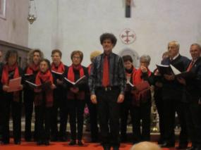 ... il maestro Stefano Bittante dirige il coro polifonico di Trichiana ... 