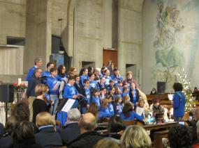 ... Alberto Bonato  dirige il coro dei giovani e delle famiglie della parrocchia di Meschio al Concerto di Epifania 2018 ... 
