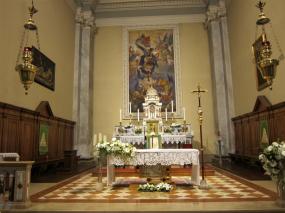 ... il bel altare della chiesa di San Michele a Salsa di Vittorio Veneto ...