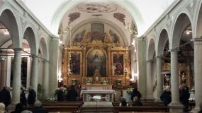 ...  la navata centrale della chiesa di Tovena e dedicata ai Santi Simone e Giuda Apostoli ... 
