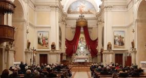 ... interno della bella chiesa Arcipretale di Santa Maria Assunta  di Fregona ... 