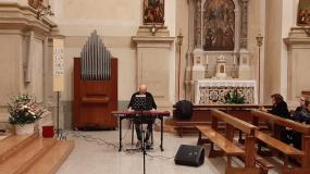 ... il maestro Aldo Ceciliot al concerto di Natale 2019 nella chiesa Arcipretale di Santa Maria Assunta  di Fregona ... 